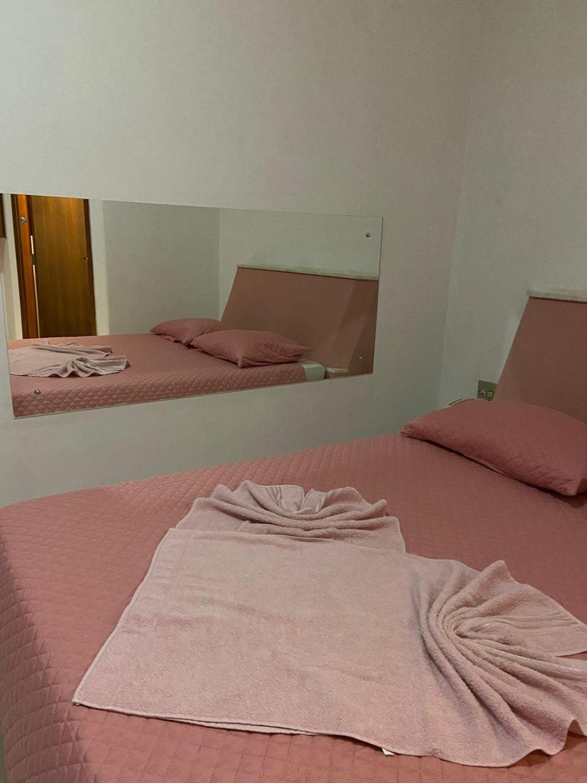Hotel del amor Gran Luha *