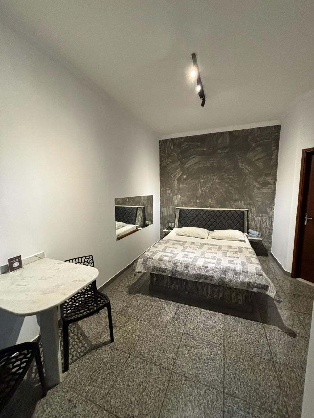 Hotel del amor Gran Luha