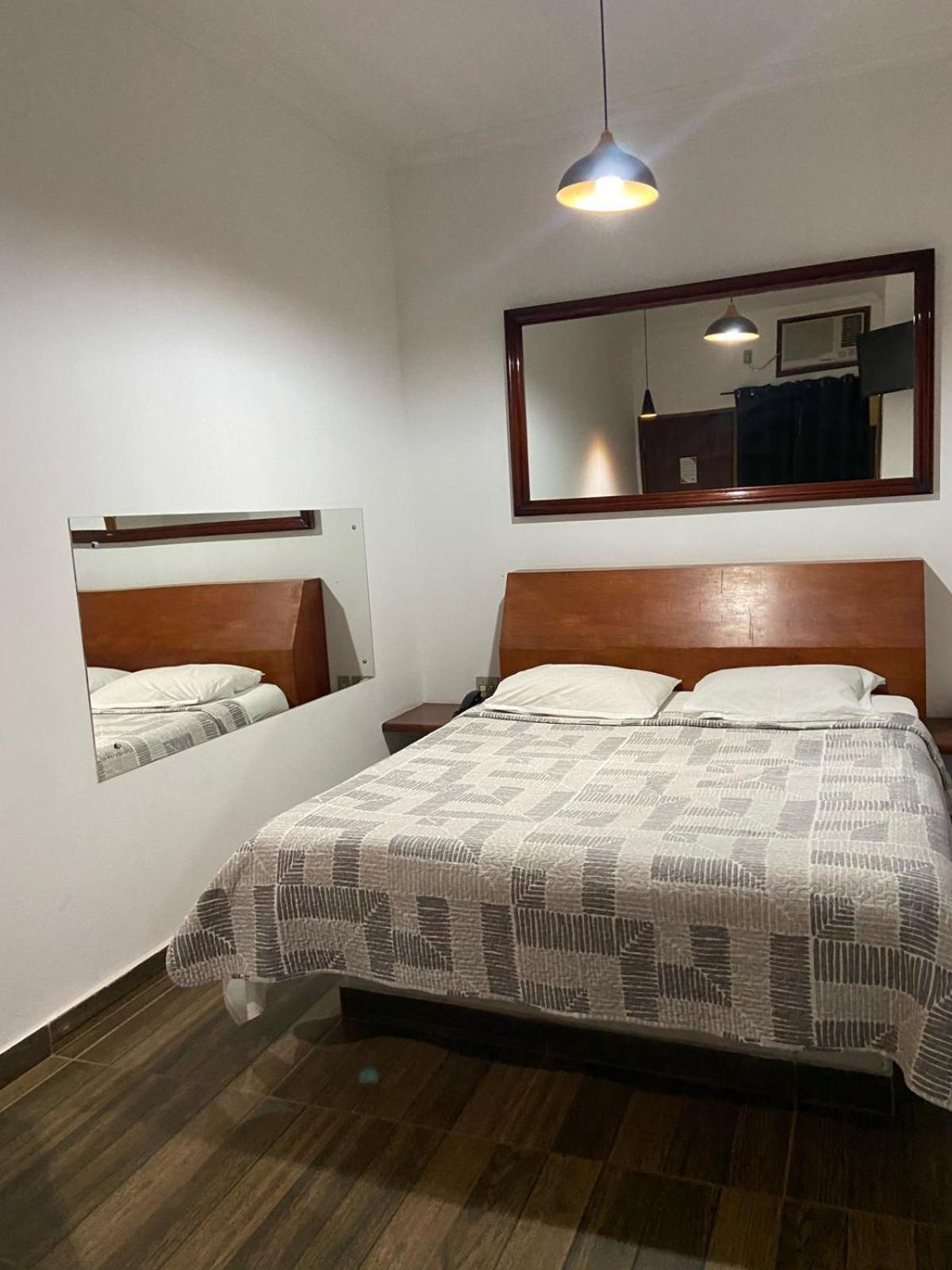 Hotel del amor Gran Luha